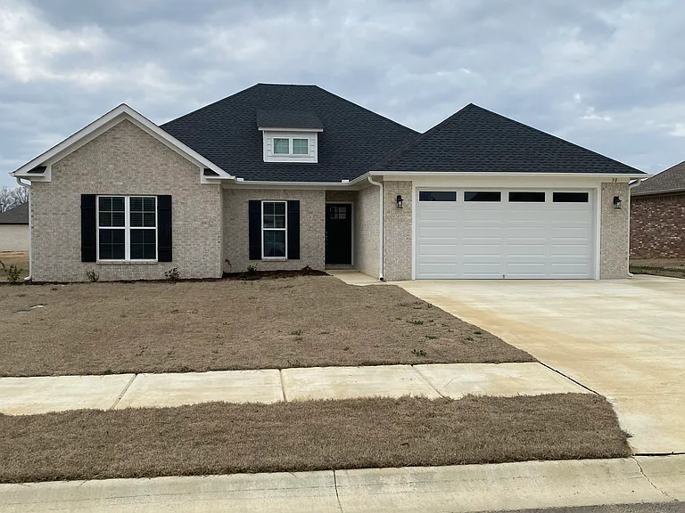 30 C L Fowler Loop — Photo 1