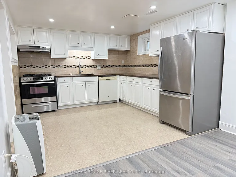 283 E 45th St #BASEMENT — Photo 4
