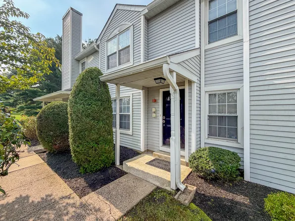 42 Stockton Ct, Newtown, PA 18940