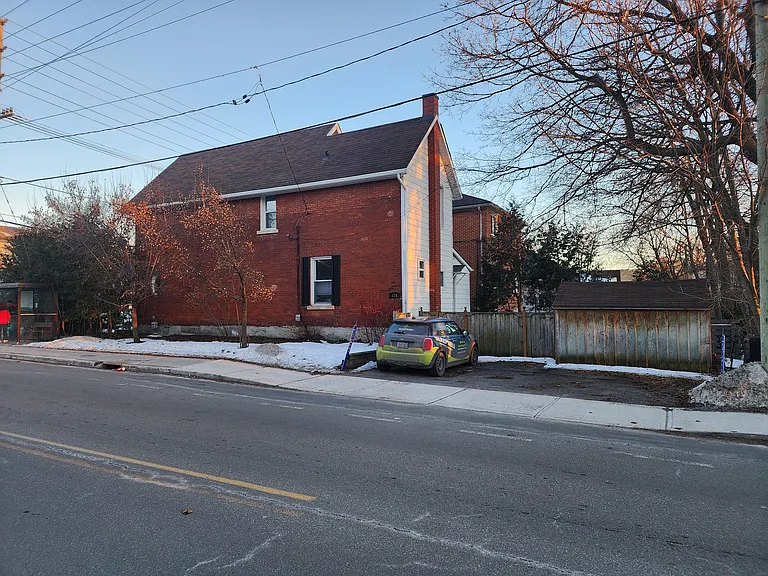 644 Churchill Ave N #1 — Photo 3