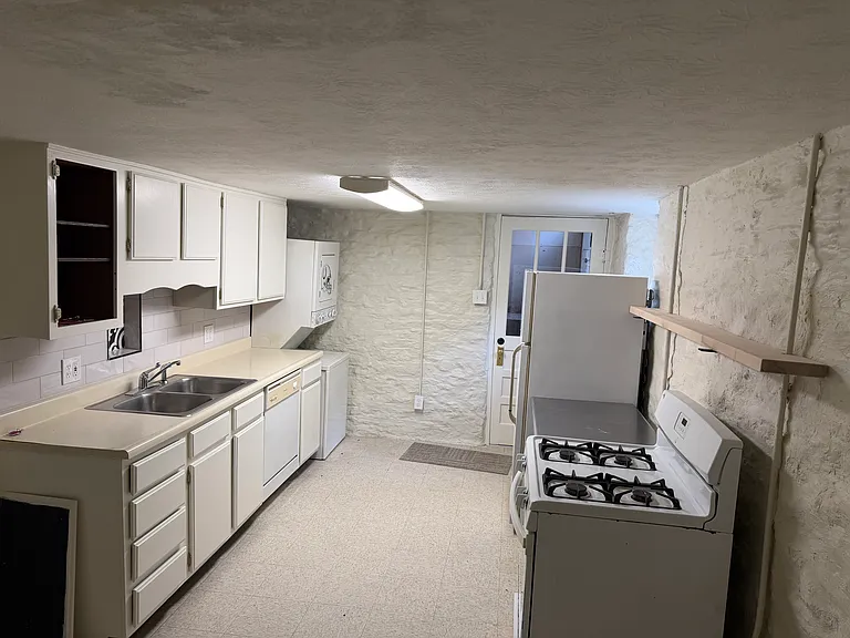 722 W Maxwell St #4 — Photo 6