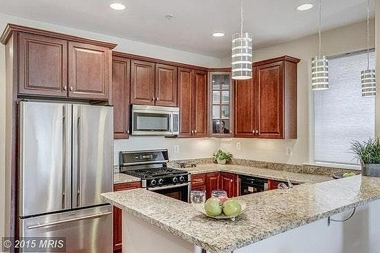 Lots of surface space & breakfast bar