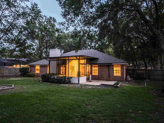 2nd image of 4423 Hollygate Dr