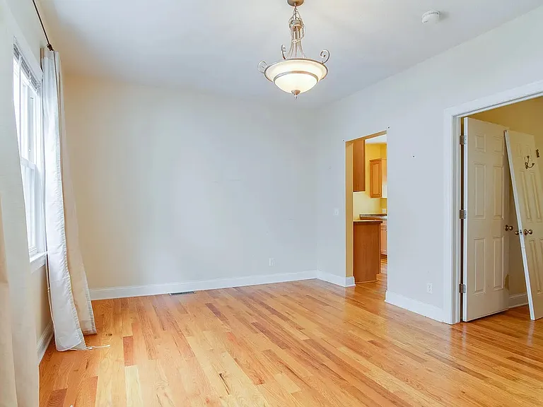 608 Seymour Ave #608 — Photo 3