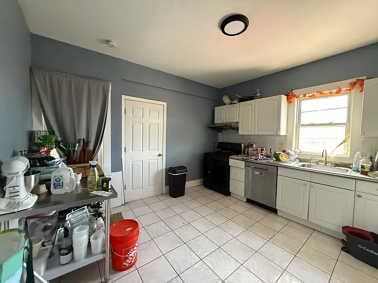 72 Newbury Ave #2 — Photo 2