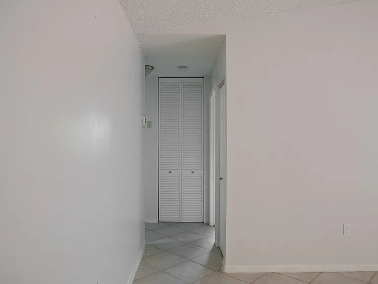 13920 SW 52nd Ln — Photo 10