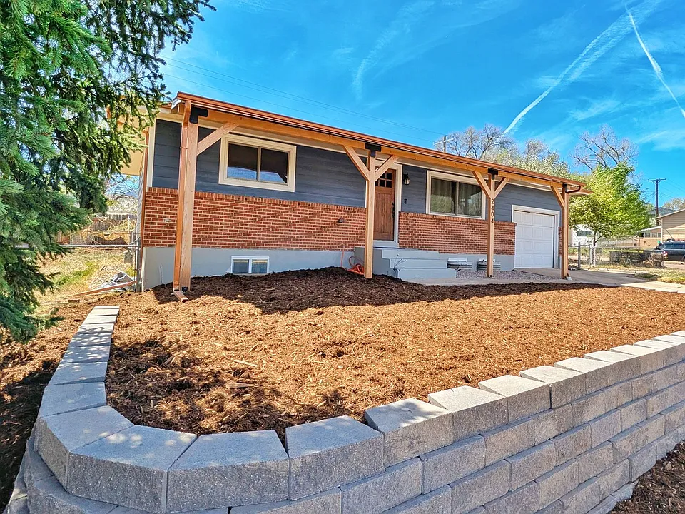 2404 Monterey Rd