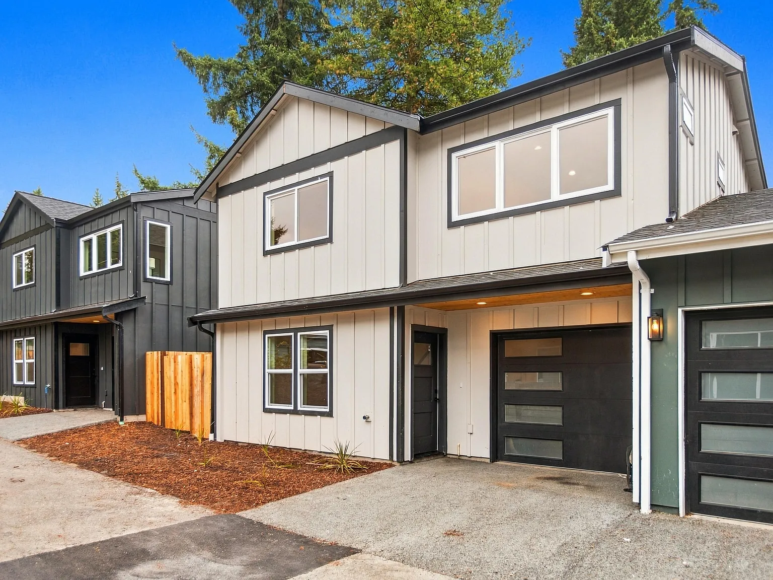 3 bed, 2.5 bath, 1088 sqft, $3,750 — Photo 3