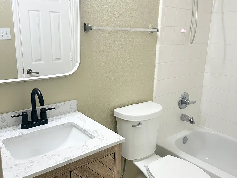 806 Cascades Dr — Photo 37