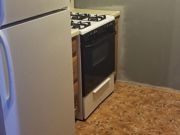 4th image of 1977 Mapes Ave #3