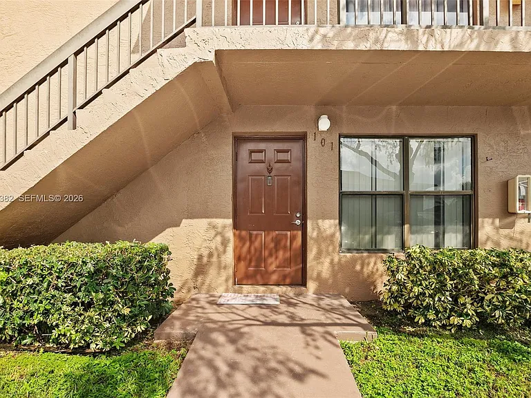 10053 Winding Lake Rd #101 — Photo 4