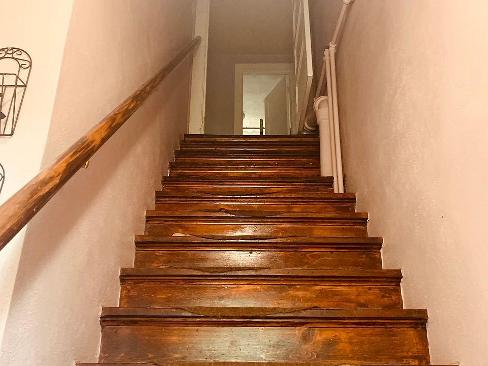 Stairway to apartment
