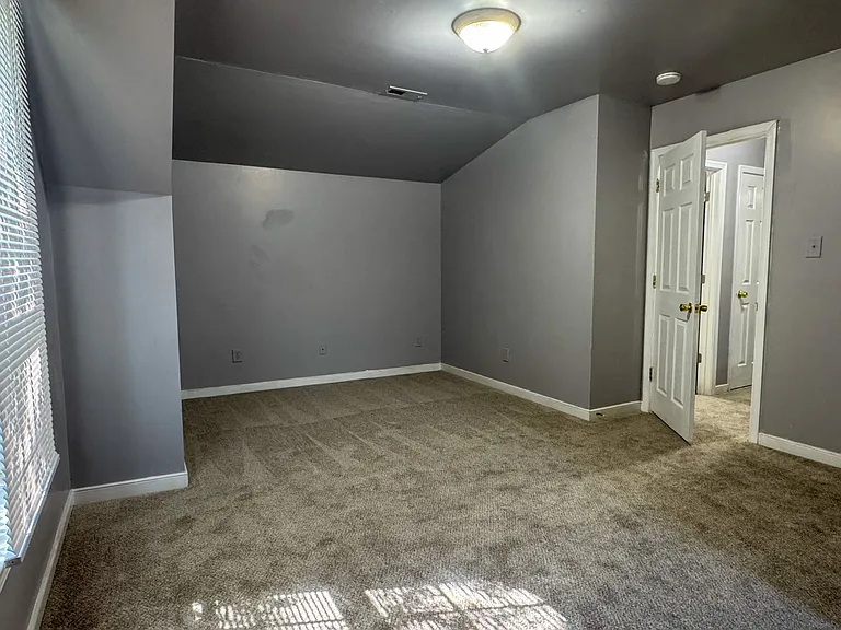 525 E Cawson St — Photo 25