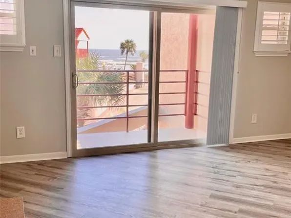 7312 Seawall Blvd APT 206, Galveston, TX 77551