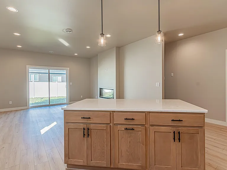 5846 James Dr W — Photo 3