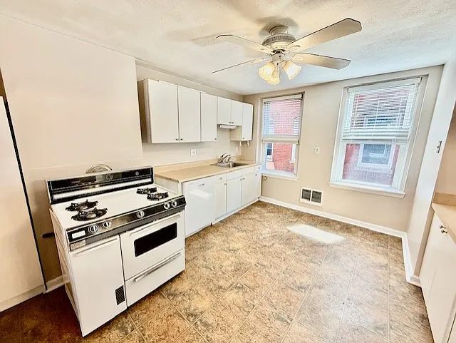 2 Baldwin Pl #3L — Photo 14