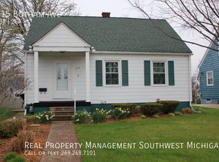 715 Botham Ave, Saint Joseph, MI 49085