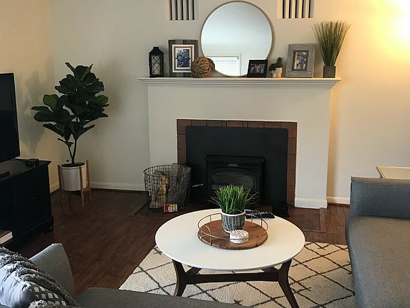 2nd image of 1934 12th Ave W #1934