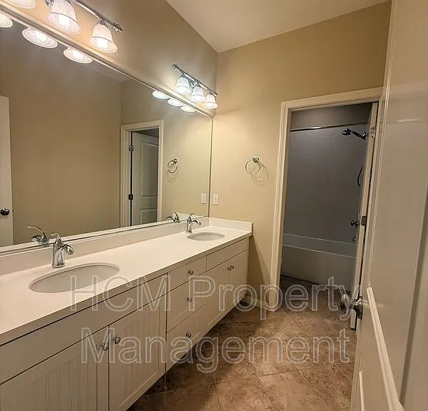 77 Diamond — Photo 19