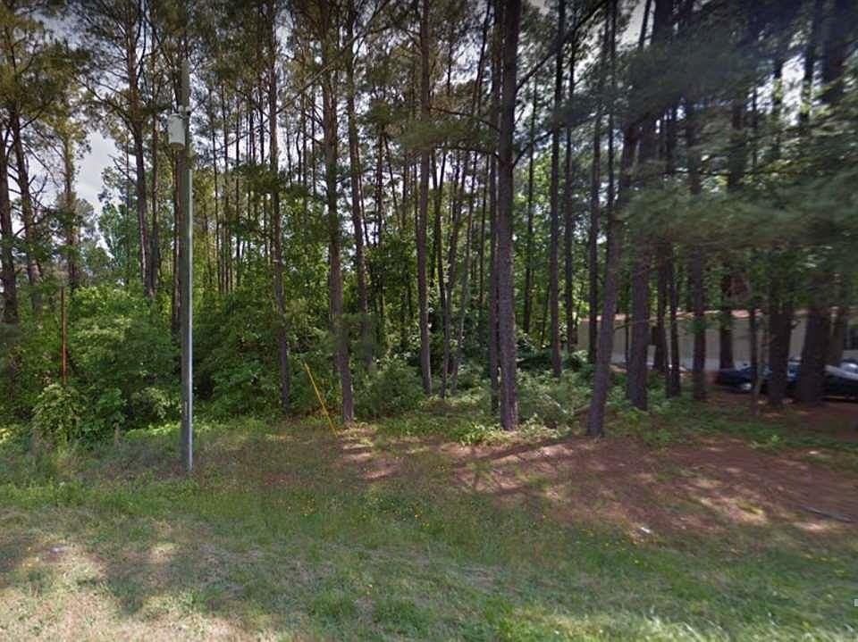 2nd image of 2416 Rogers Cir