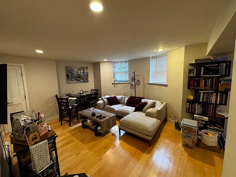 219 W Springfield St #1 — Photo 10