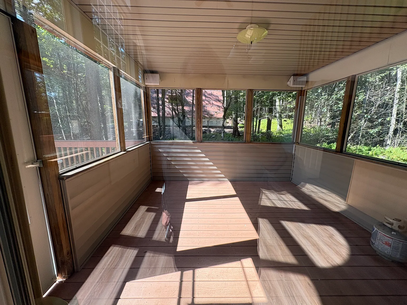 4 bed, 2.5 bath, 2068 sqft, $2,500 — Photo 3