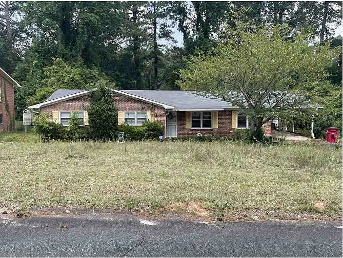 1846 Springwood Dr photo 1