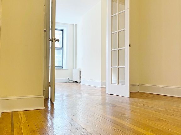 4th image of 1603 York Ave APT 1A