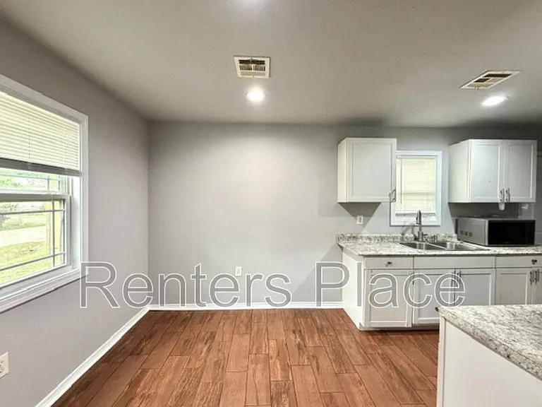 2326 N Atlanta Pl — Photo 5