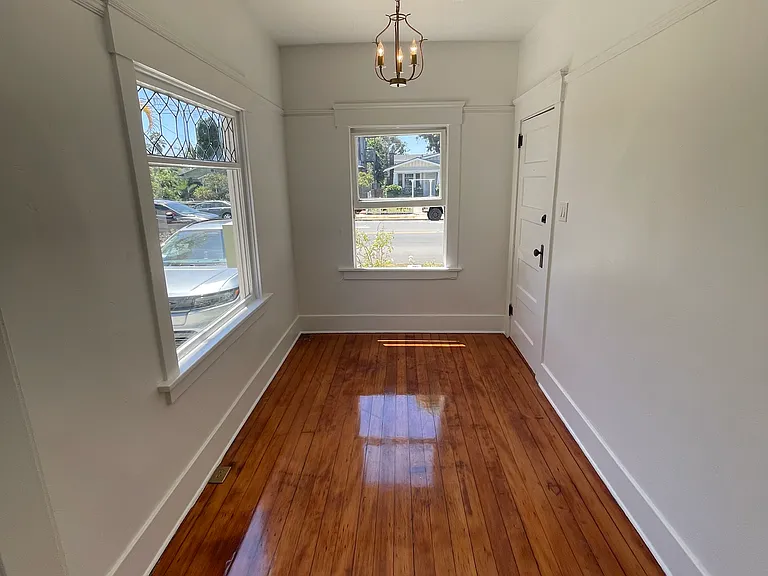 1066 Robinson Ave #1 — Photo 15