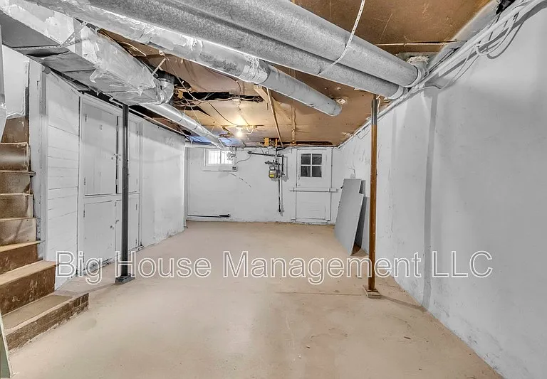 1105 W Lombard St — Photo 31
