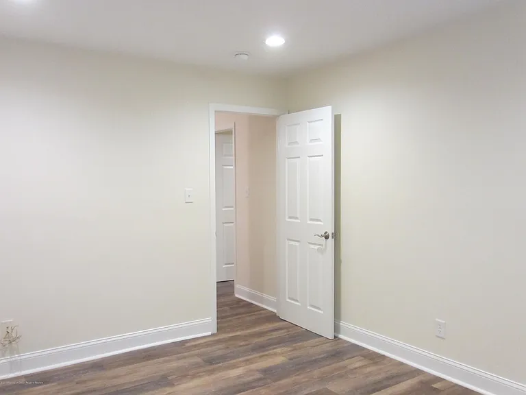 22 Lasatta Ave #2B — Photo 15
