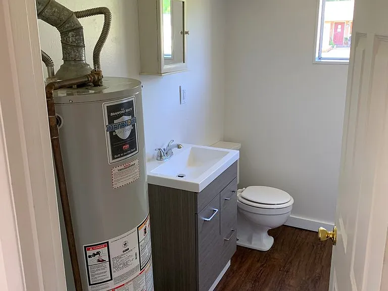 2425 SW Pickford St — Photo 14