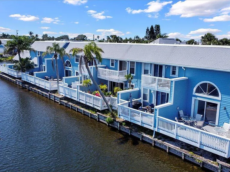 1121 Ocean Dunes Cir — Photo 37