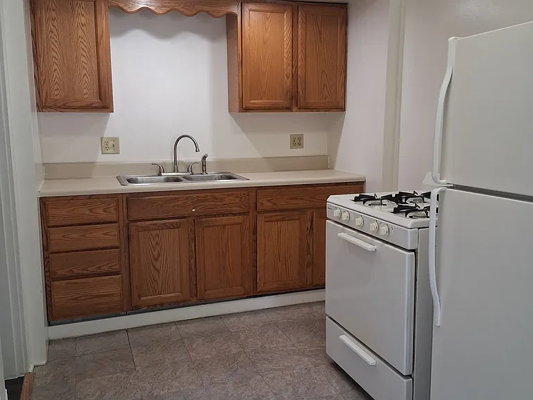 358 Front St #5 — Photo 2