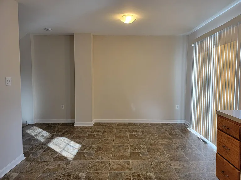 673 Rockwood Dr — Photo 6