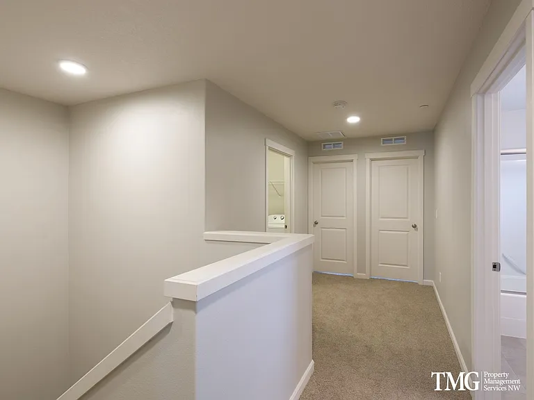 Columbia Hills Townhomes — Photo 13
