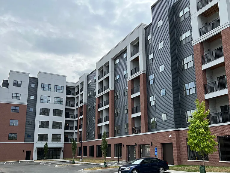 Brookview Commons West — Photo 17