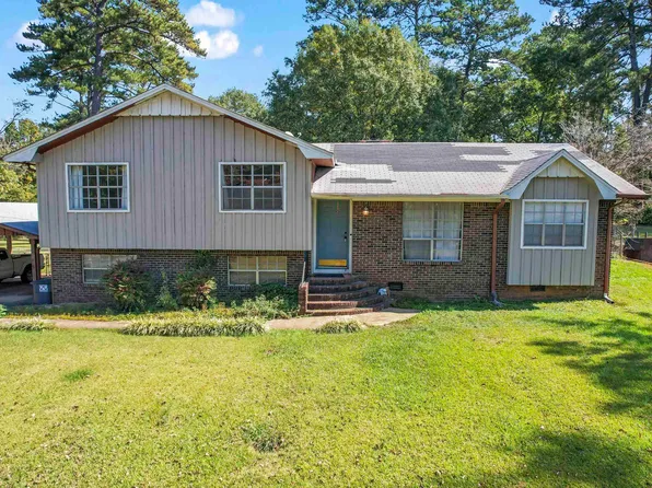 156 Newport Dr, Hueytown, AL 35023