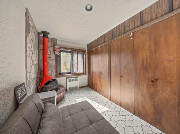 75-27 Furmanville Avenue image 12 of 19