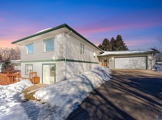 47640 Slip Up Creek Rd, Sioux Falls, SD 57104