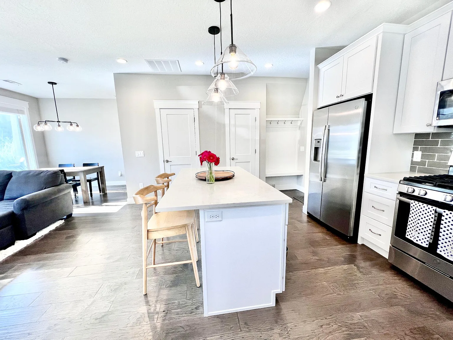 3 bed, 2.5 bath, 1679 sqft, $2,500 — Photo 4
