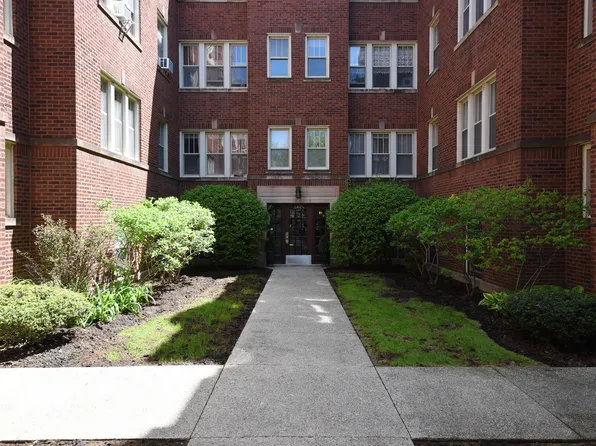 242 S Maple Ave #3S, Oak Park, IL 60302