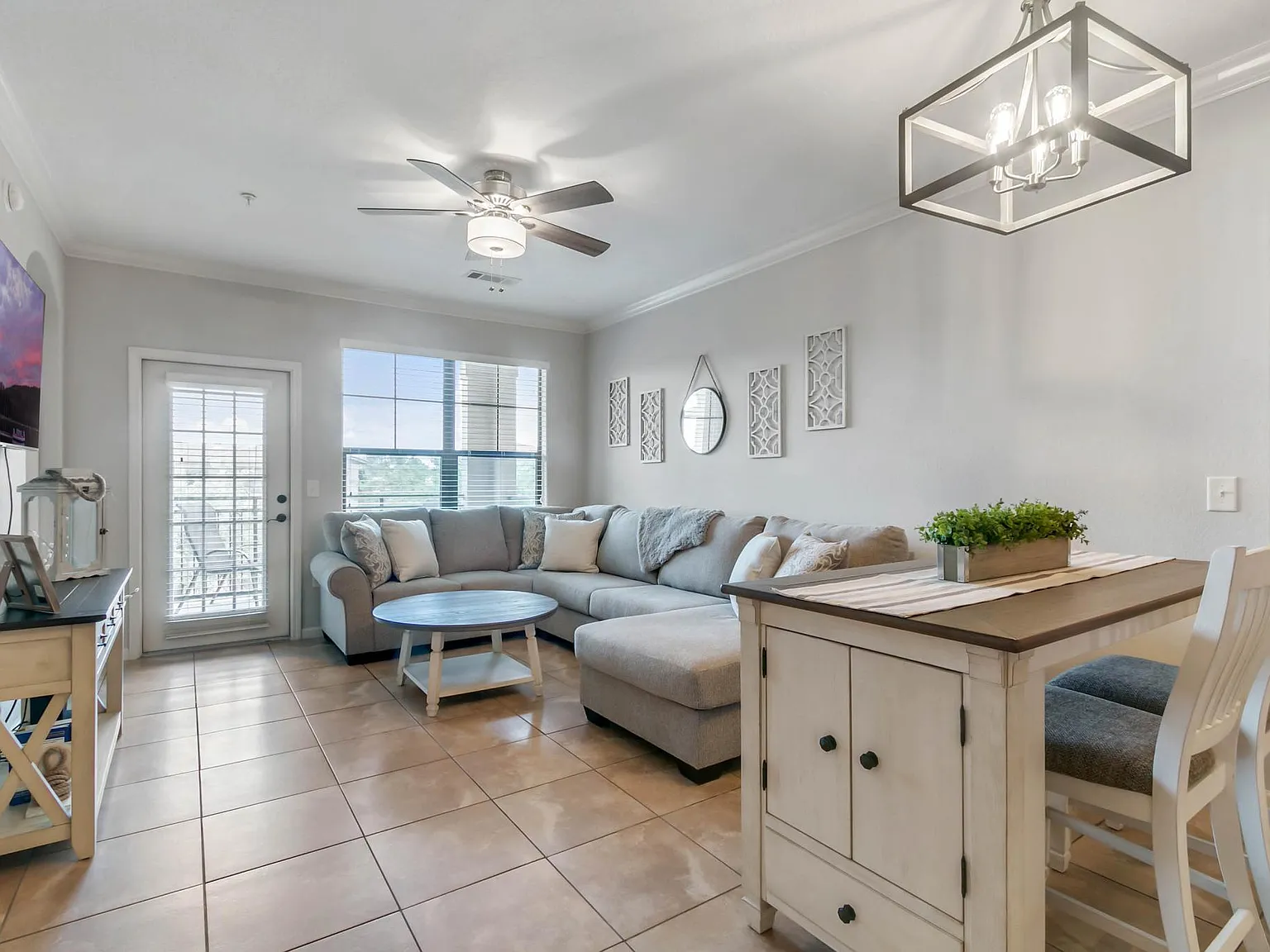 4 bed, 1437 sqft, $2,800 — Photo 3
