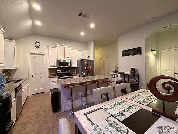 4th image of 746 Mill Pond Dr #4
