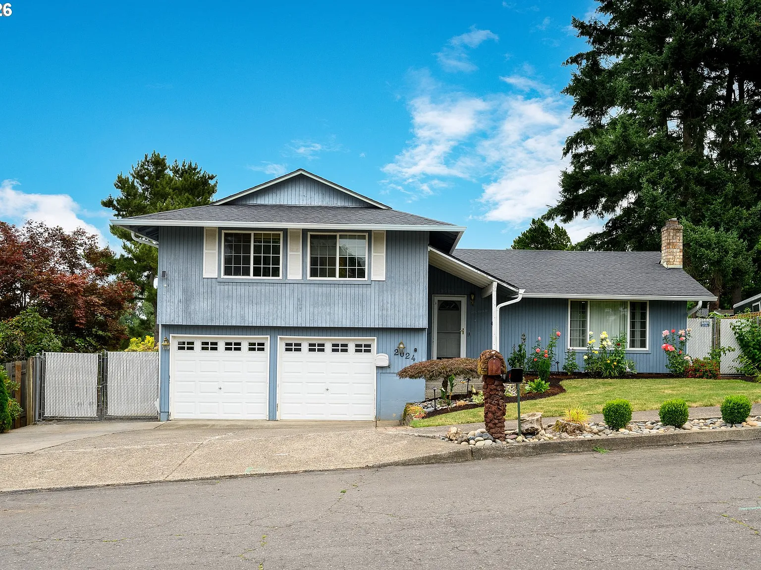 4 bed, 1800 sqft, $2,995 — Photo 1