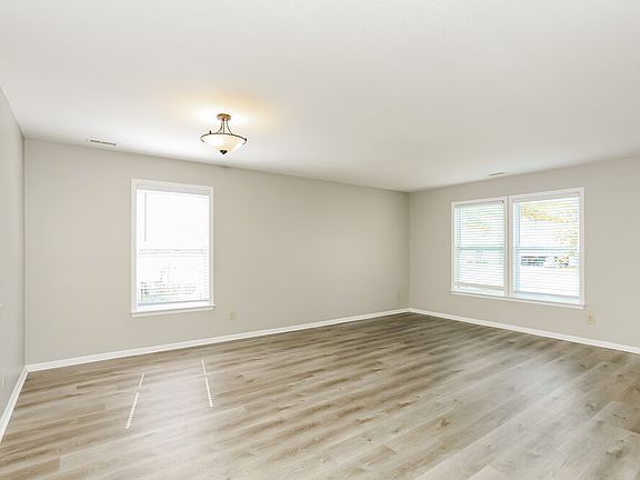 5th image of 10718 Pavilion Dr