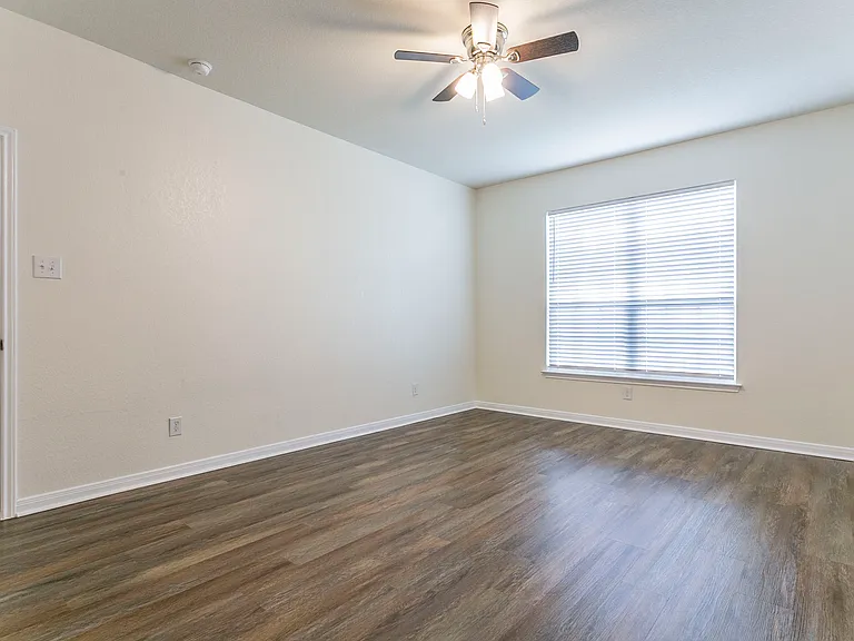 211 Azalea Way — Photo 23