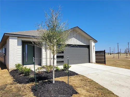 1232 Amistad Loop Photo 1
