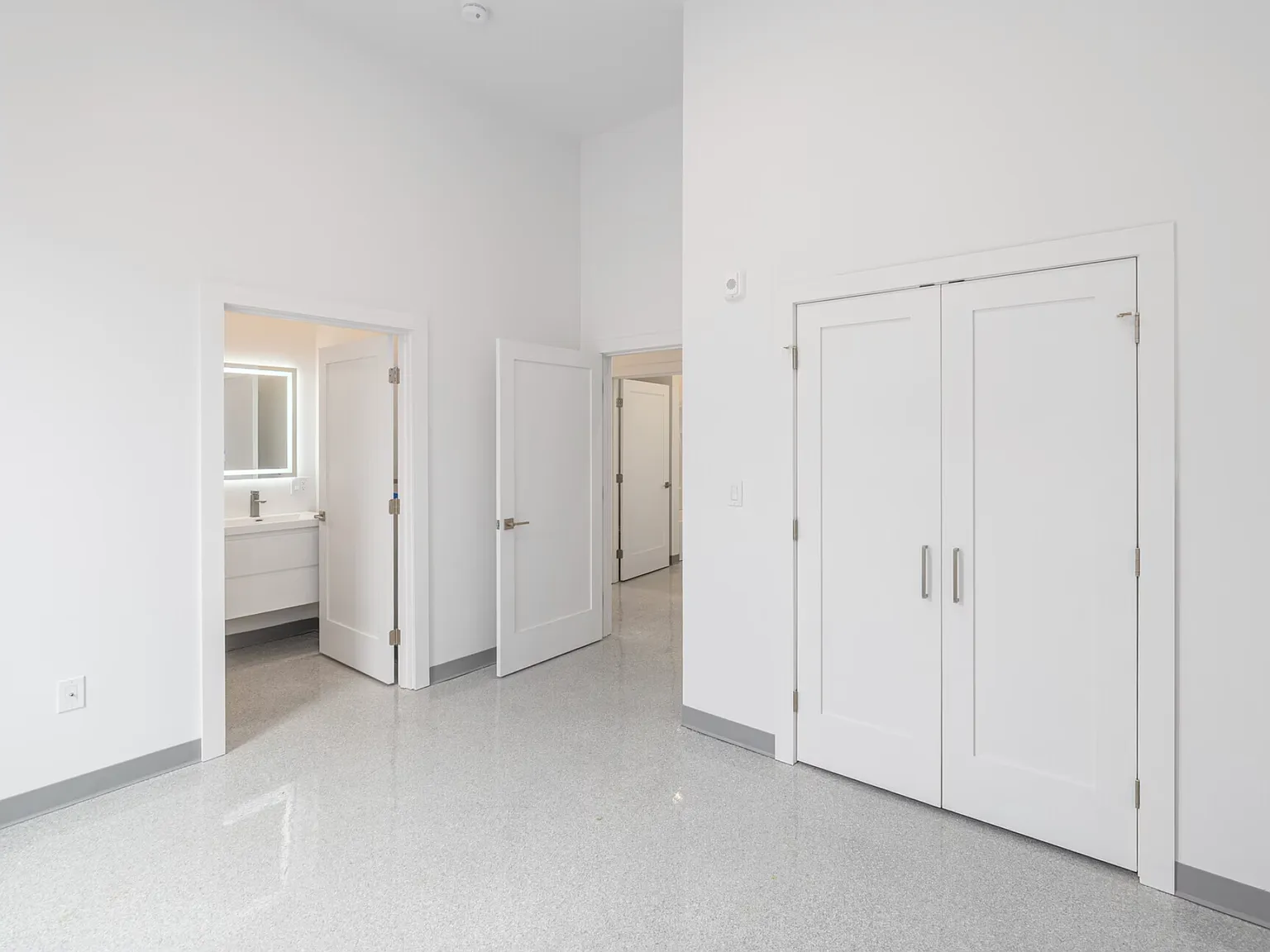 2 bed, 925 sqft, $2,685 — Photo 4